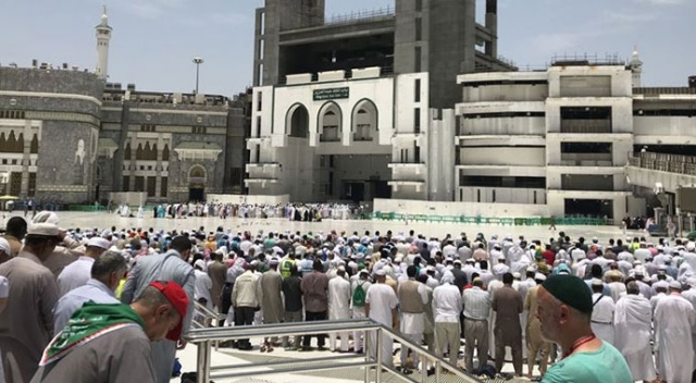 Suudi Arabistan, Ramazan'da teravihlerin toplu kılınmayacağını açıkladı
