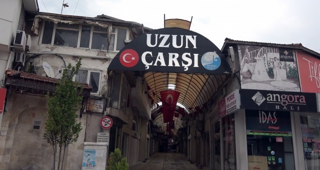 Tarihi Uzun Çarşı&#039;da Ramazan&#039;ın ilk günü sessizlik