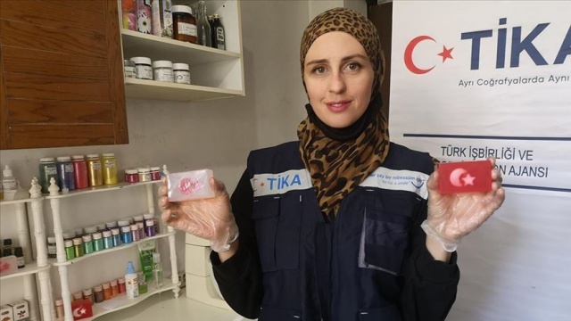 TİKA'dan Sırbistan'da maske ve dezenfektan üretimi projesine destek TİKA'dan Sırbistan'da maske ve dezenfektan üretimi projesine destek