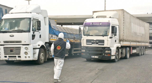 Tırdan inmeyen transit şoförlere karantina yok