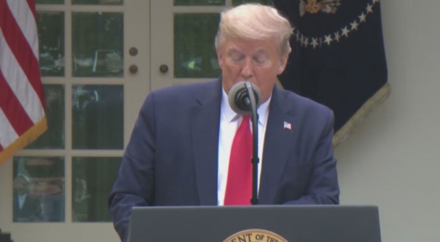 Trump, WHO'ya yapılan maddi yardımları durdurdu