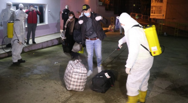 Ukrayna'dan getirilen Türk vatandaşları Rize'de karantinaya alındı Ukrayna'dan getirilen Türk vatandaşları Rize'de karantinaya alındı
