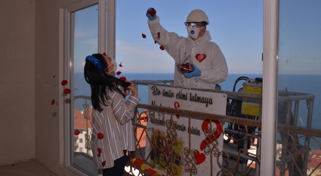 Vinçle 5. kata çıkıp evlilik teklifi yaptı