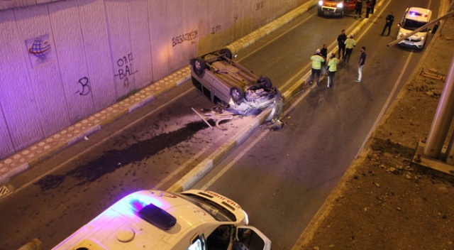 Virajı alamadı köprüden uçtu: 2 yaralı