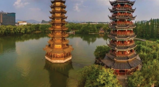 Wuhan'ın simgesi Sarı Turna Kulesi yeniden ziyarete açıldı Wuhan'ın simgesi Sarı Turna Kulesi yeniden ziyarete açıldı