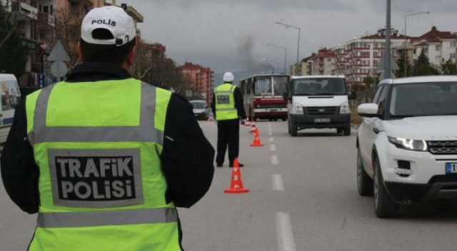 Yol kontrolü yapan polisler buldu...Değeri 3,5 milyon TL