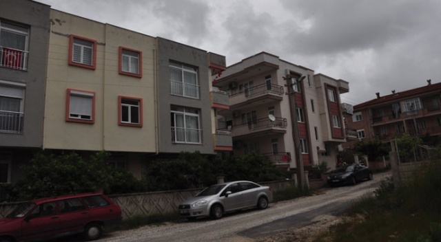 3. kattan düşen çocuk, portakal ağacına takılarak yaralı kurtuldu