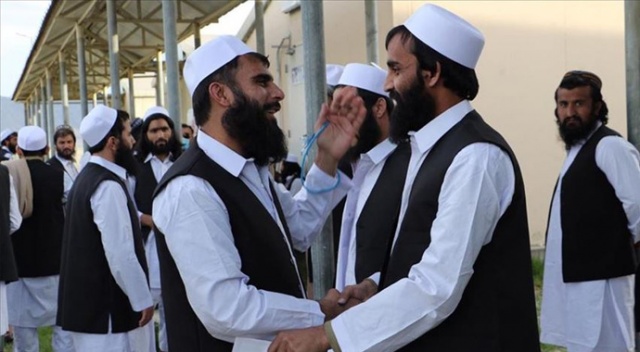 Afganistan'da 900 Taliban üyesi serbest bırakıldı Afganistan'da 900 Taliban üyesi serbest bırakıldı