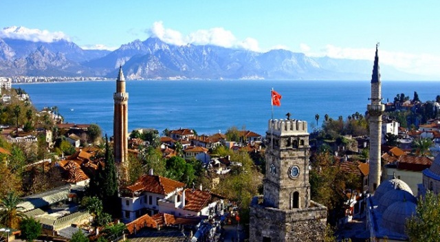Antalya&#039;da hafta sonu sokağa çıkma kısıtlaması kaldırıldı