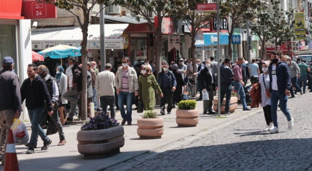 Balıkesir'de maskesiz sokağa çıkmak yasaklandı Balıkesir'de maskesiz sokağa çıkmak yasaklandı