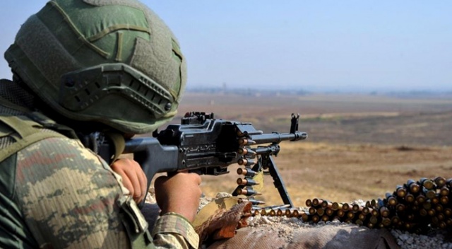 Başkale’de silah, mühimmat ve malzeme ele geçirildi