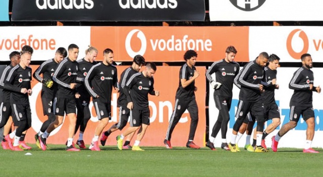 Beşiktaş, Süper Lig için BJK Nevzat Demir Tesisleri'nde iki kamp yapacak Beşiktaş, Süper Lig için BJK Nevzat Demir Tesisleri'nde iki kamp yapacak