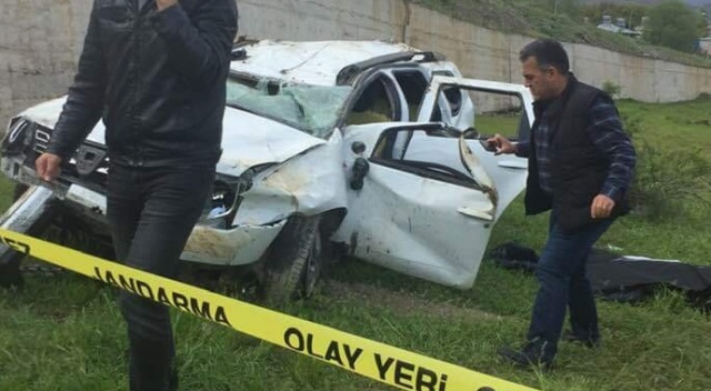 Bingöl’de trafik kazası: 1 ölü, 2 yaralı Bingöl’de trafik kazası: 1 ölü, 2 yaralı