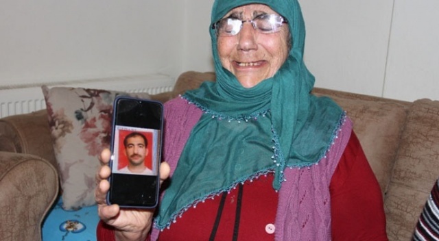Bir annenin feryadı: 'Ölmeden oğlumu görmek istiyorum' Bir annenin feryadı: 'Ölmeden oğlumu görmek istiyorum'
