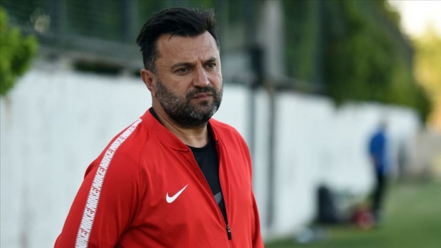 Bülent Uygun Denizlispor'la yola devam etmek istiyor Bülent Uygun Denizlispor'la yola devam etmek istiyor