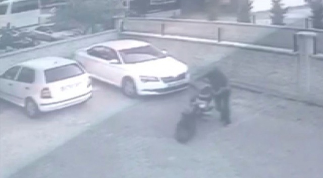 Çaldığı motosikleti çalıştıramayınca geri getirip yerine bıraktı