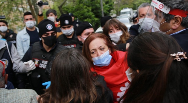 DİSK Genel Başkanı Arzu Çerkezoğlu gözaltına alındı DİSK Genel Başkanı Arzu Çerkezoğlu gözaltına alındı