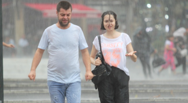 Doğu Anadolu'da kuvvetli sağanak uyarısı Doğu Anadolu'da kuvvetli sağanak uyarısı