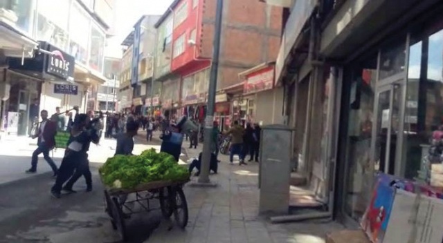 Doğubayazıt'ta zabıta ve seyyar satıcılar arasında kavga çıktı