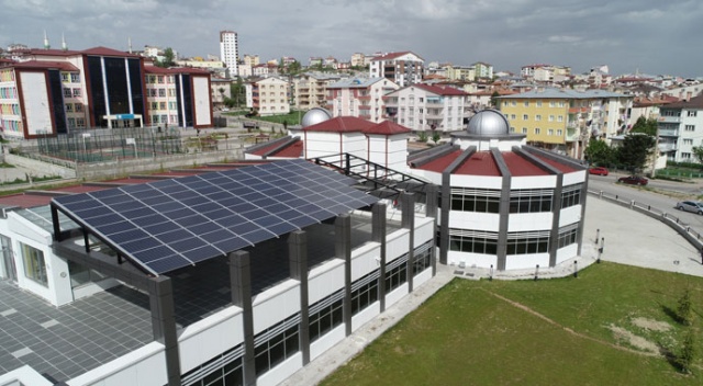 Elektriğini kendi üreten, suyunu kendi çıkartan okul