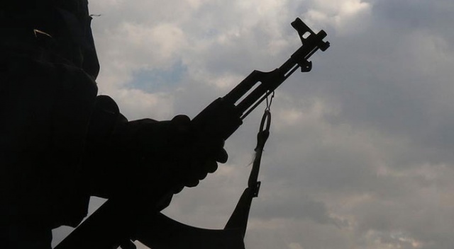 Emniyet ve MİT’in ortak ikna çalışması sonucu 3 terörist teslim oldu Emniyet ve MİT’in ortak ikna çalışması sonucu 3 terörist teslim oldu