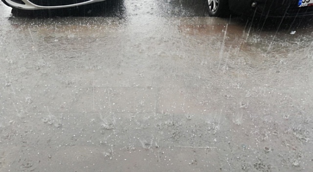İstanbul’da dolu sürprizi