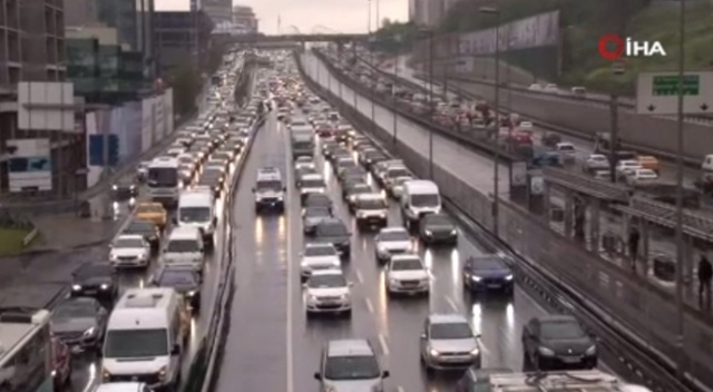 İstanbul trafiği alışılmış haline geri döndü