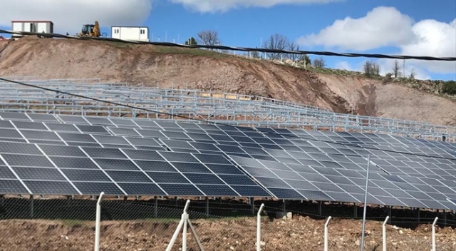Karadeniz’in ilk ve tek güneş enerji sistemi için kurulum başladı Karadeniz’in ilk ve tek güneş enerji sistemi için kurulum başladı