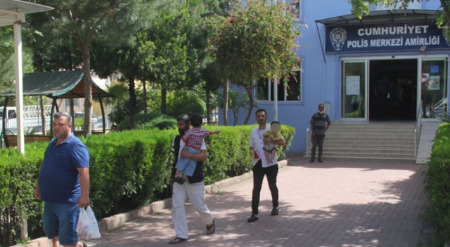 Karısı terk edince çocuklarıyla polisten yardım istedi