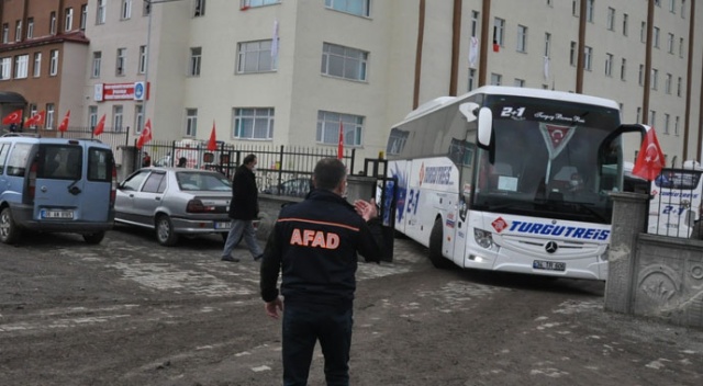Kars’ta karantina süreleri dolan 103 kişi memleketlerine gönderildi Kars’ta karantina süreleri dolan 103 kişi memleketlerine gönderildi