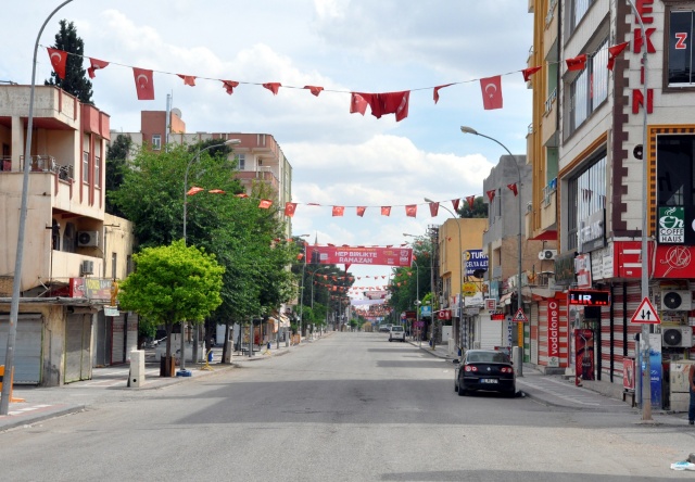 Kısıtlamanın son gününde sınırda sessizlik