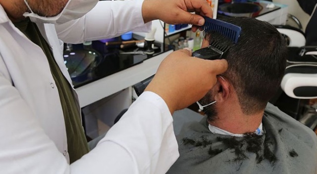 Koronavirüs testi pozitif çıkan berber, Belediye Başkanı dahil 150 kişiye temas etmiş Koronavirüs testi pozitif çıkan berber, Belediye Başkanı dahil 150 kişiye temas etmiş