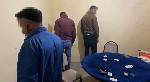 Kumar oynamak için ev kiralayan 7 kişi gözaltına alındı Kumar oynamak için ev kiralayan 7 kişi gözaltına alındı