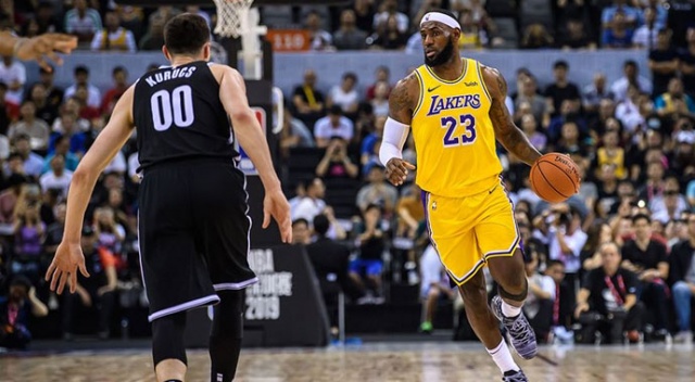 LeBron James NBA'de sezonun tamamlanmasını istiyor