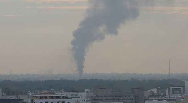 Libya ordusu Hafter milislerine ikmal için gönderilen 7 yakıt tankerini vurdu