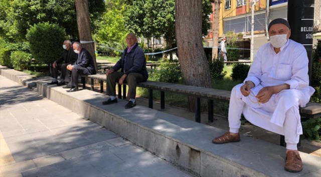 Mardin’de 65 yaş üstü yaşlılar sokağa çıktı, Cumhurbaşkanı Erdoğan'a teşekkür etti