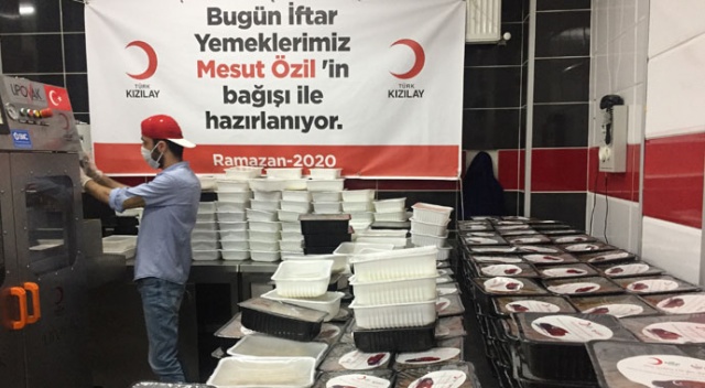Mesut Özil’in bağışı ihtiyaç sahiplerine ulaştırıldı Mesut Özil’in bağışı ihtiyaç sahiplerine ulaştırıldı