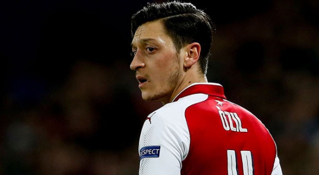 Mesut Özil, Türk Kızılaya 713 bin lira bağışta bulundu