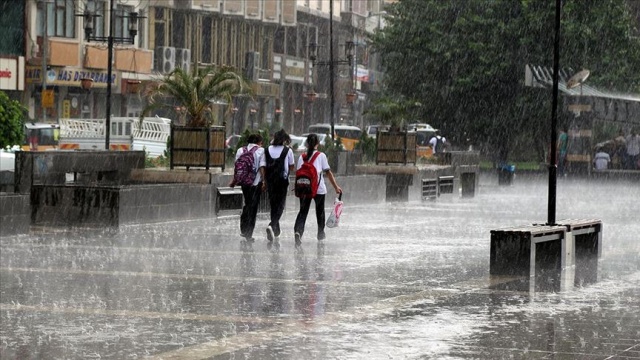 Meteorolojiden 5 il için sağanak uyarısı Meteorolojiden 5 il için sağanak uyarısı