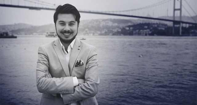 Oğuzhan Koçaklı: 'Koronavirüs sanatçılara sahnede kaybettirdi, dijitalde kazandırdı' Oğuzhan Koçaklı: 'Koronavirüs sanatçılara sahnede kaybettirdi, dijitalde kazandırdı'