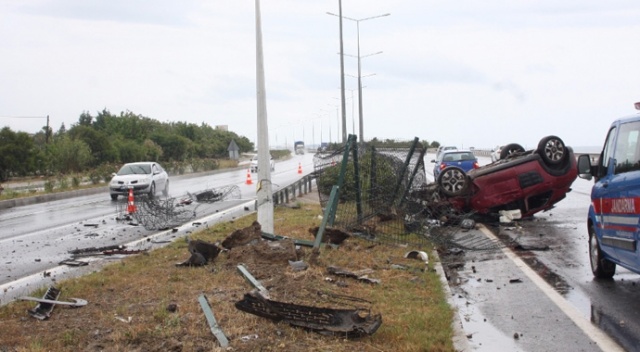 Otomobilin takla attığı karayolu savaş alanına döndü