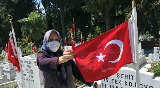 Sokağa çıkma izninde şehit oğlunun mezarına koştu