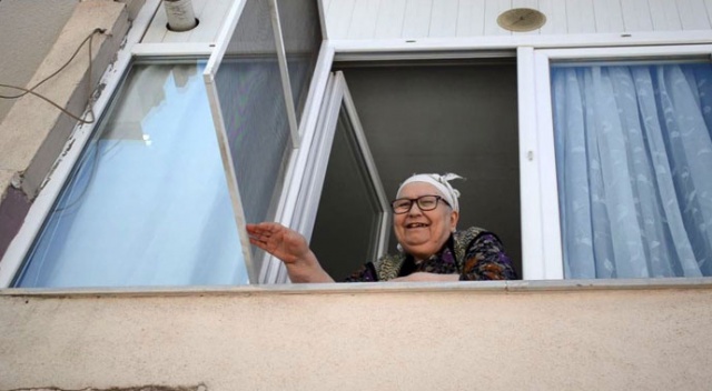 Sokağa çıkmayan Fatma nine: Korona ne zaman biterse o zaman çıkarım