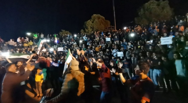 Suriye’de rejim karşıtı protesto Suriye’de rejim karşıtı protesto