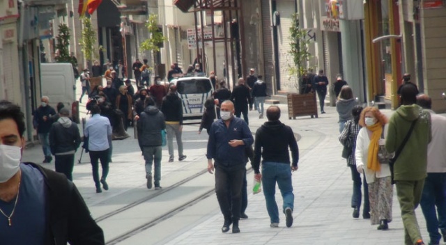 Taksim Meydanı ve İstiklal Caddesi bugün de doldu