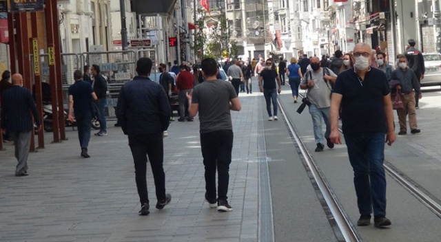 Taksim Meydanı ve İstiklal Caddesi&#039;nde iş yerleri açılıyor