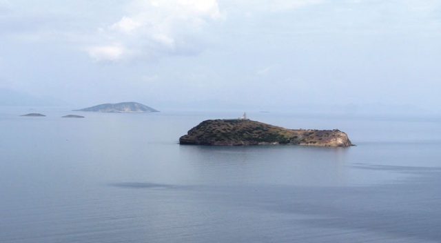 Yunanistan Kardak kayalıklarının peşini bıraktı