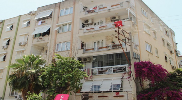 10 dairenin bulunduğu bina karantinaya alındı
