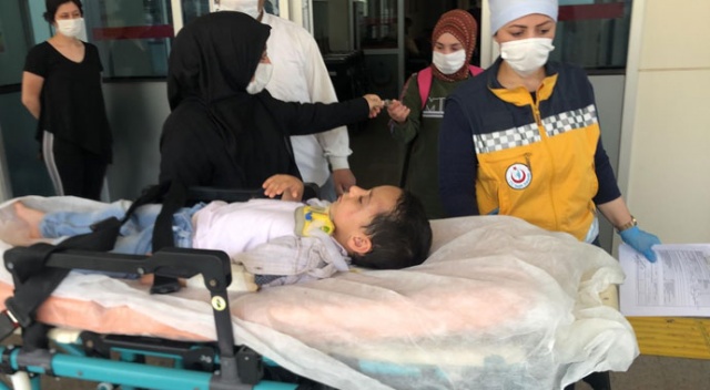 4 yaşındaki çocuğa minibüs çarptı
