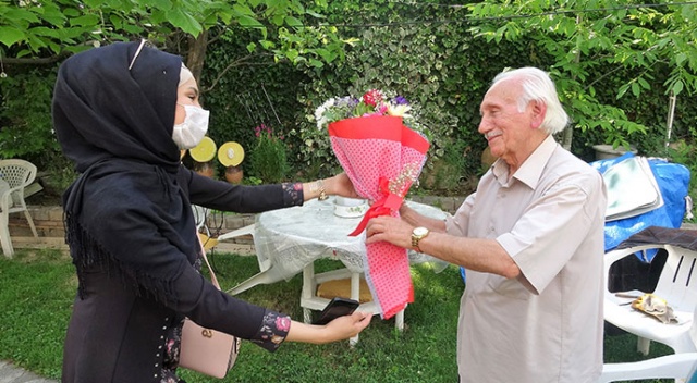 83 yaşında ilk kez babalar gününü kutladı